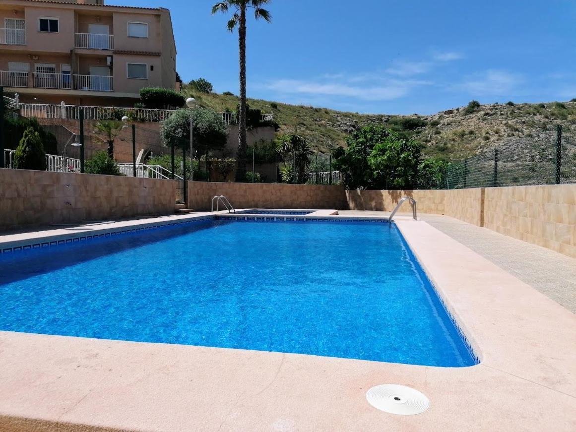 Magnificent 3 Bedroom House Close To The Beach With Community Swimming Pool ซานตาโปลา ภายนอก รูปภาพ